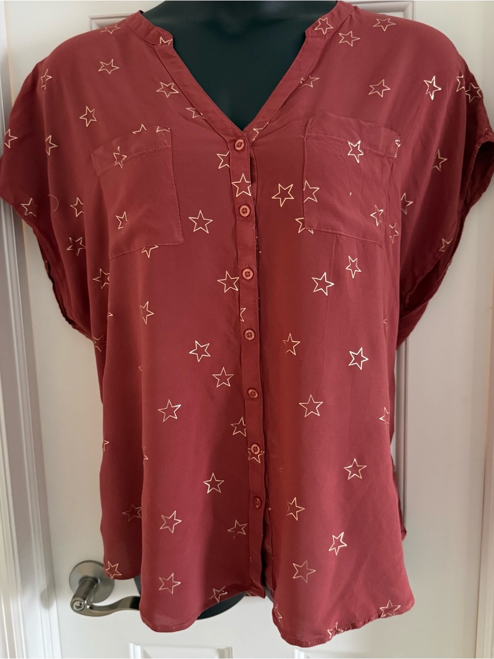 Torrid Women’s Rust Star Print Button-Front Blouse
